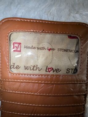 Stone Mountain Accessories Tan and Cream Leather Card Wallet